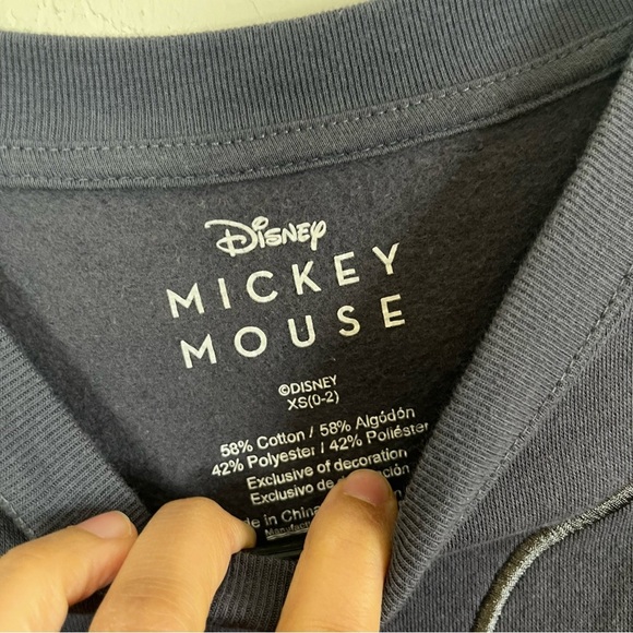 Disney Women’s Gray Embroidered Mickey Mouse Sweatshirt XS - Picture 2 of 6